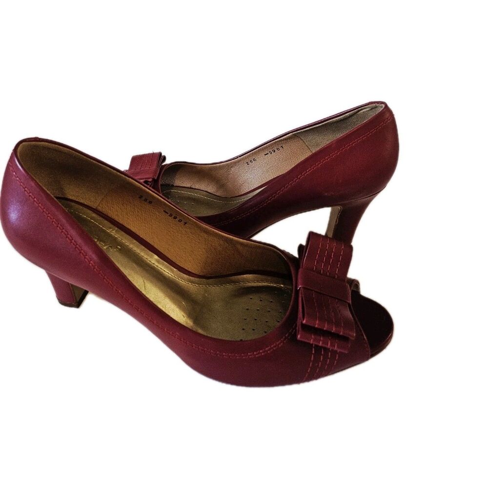 Andrea Heels Size 8 - Picture 5 of 7